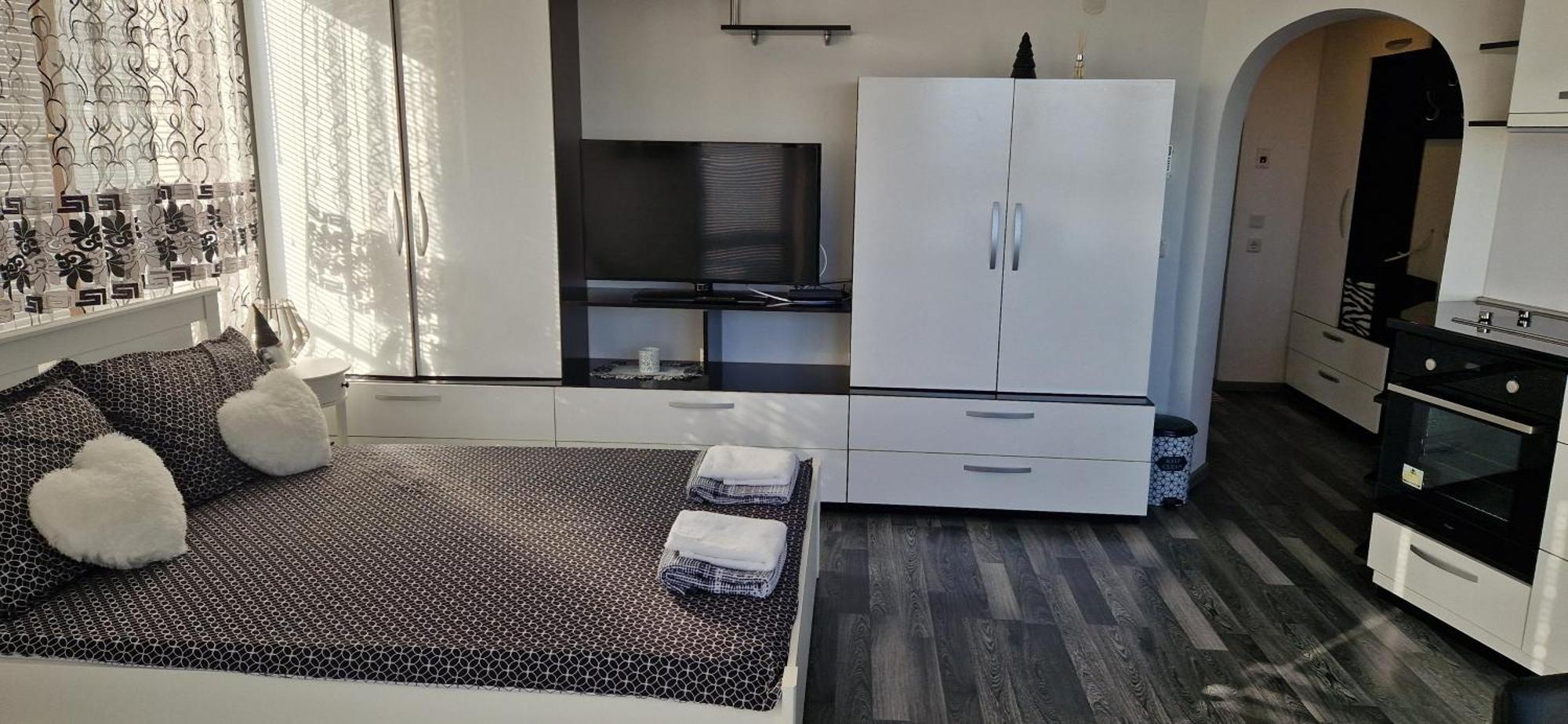 Black And White Apartment Karlowo Exterior foto