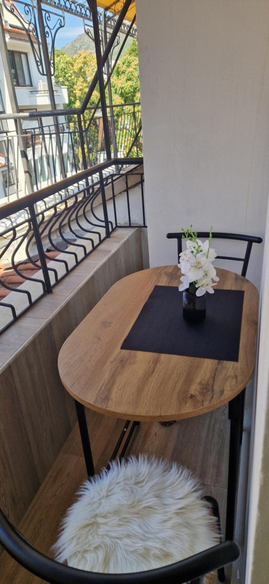 Black And White Apartment Karlowo Exterior foto